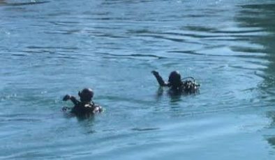 📍 Şanlıurfa’da Sulama Kanalında Kaybolan 2 Kişiye Hâlâ Ulaşılamadı!Ailelerin Feryadı Yükseliyor, Cenazelere 1 Haftadır Ulaşılamadı