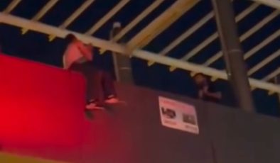 ÜST GEÇİTTEKİ GENCİ İKNA ETMEYE ÇALIŞAN POLİS ASANSÖR BOŞLUĞUNA DÜŞEREK YARALANDI