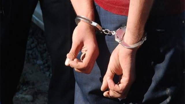 Viranşehir’de Huzur Operasyonu: Aranan 2 Şahıs Yakalandı, Ruhsatsız Silahlar Ele Geçirildi