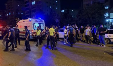 3 Otomobilin Karıştığı Kaza Sonrası Kavga: Ortalık Savaş Alanına Döndü