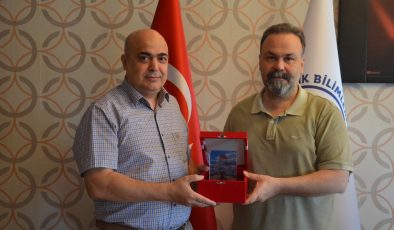 🩺 Dr. Yılmaz Gerger’e Teşekkür Plaketi