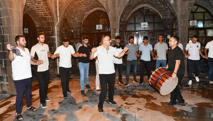 Siverek’te Geleneksel Halk Oyunları Belediyenin Kurslarıyla Yaşatılıyor